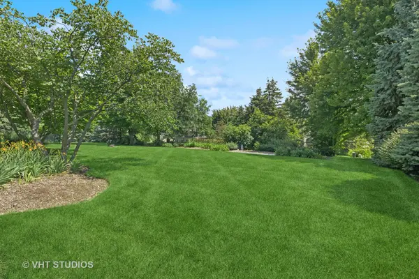 3561 Lakeview DR, Algonquin, IL 60102