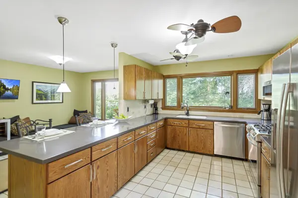 605 Oakview DR Algonquin, IL 60102