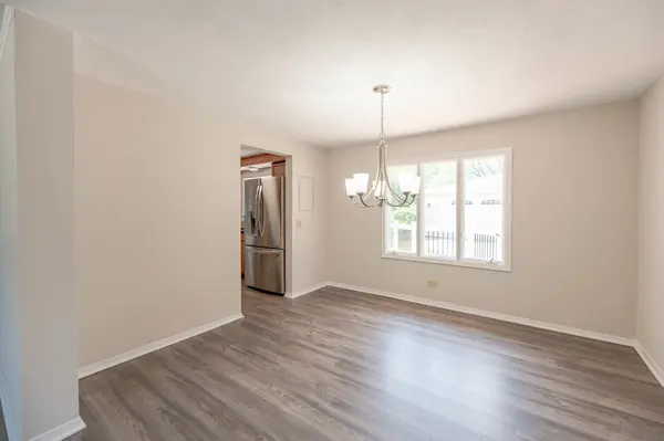 505 Janine LN, Schaumburg, IL 60193