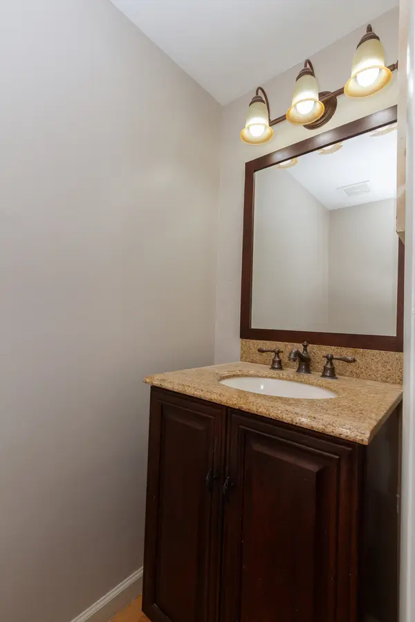 633 E Harbor TER Bartlett, IL 60103
