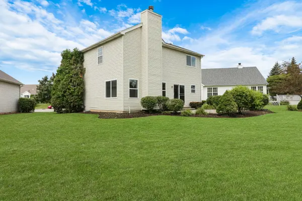 27 Netherlands DR, Antioch, IL 60002