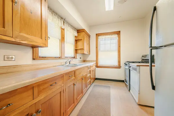 12152 Artesian AVE Blue Island, IL 60406