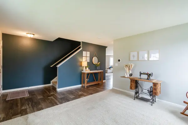 1611 Lakeland LN, Pingree Grove, IL 60140