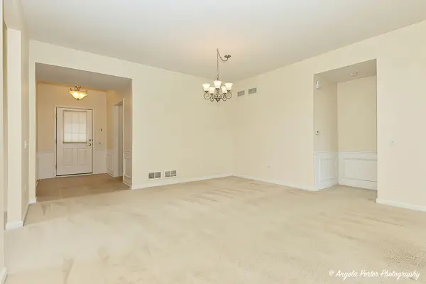 11268 Bellflower LN, Huntley, IL 60142