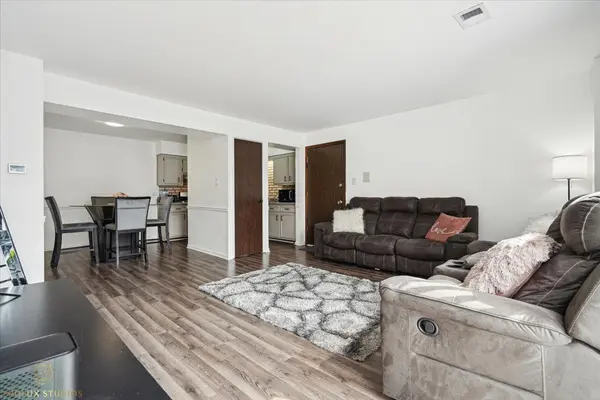 4827 W 109th ST #7-301, Oak Lawn, IL 60453