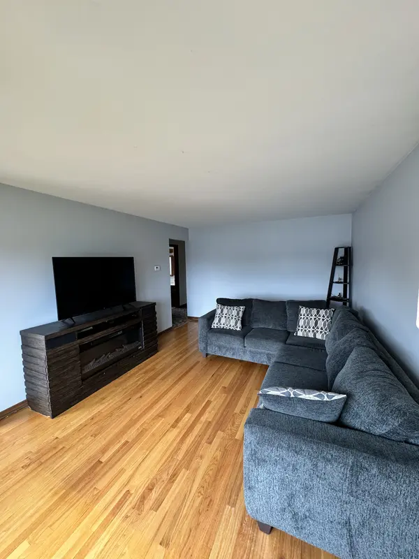 3844 Emerson DR Schiller Park, IL 60176