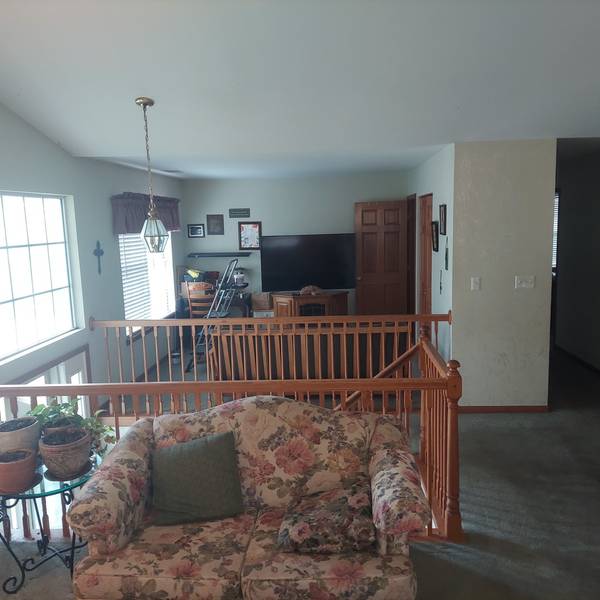 446 Gloria LN, Oswego, IL 60543