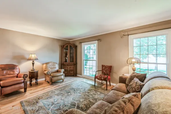 712 Exmoor TER, Crystal Lake, IL 60014