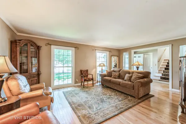 712 Exmoor TER, Crystal Lake, IL 60014