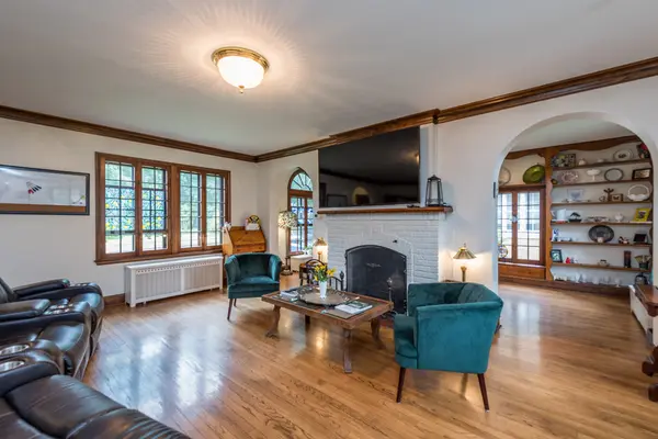 308 Douglas AVE Waukegan, IL 60085