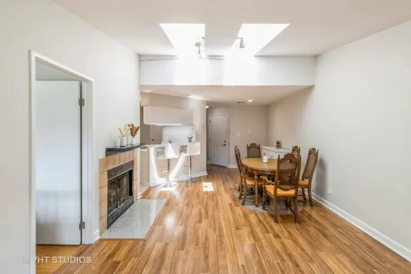 1357 E Wyndham CIR #204, Palatine, IL 60074