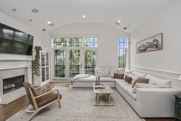 1520 W Diversey Pkwy #3, Chicago, IL 60614