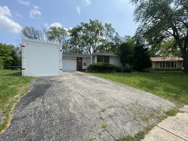 3217 Woodworth PL, Hazel Crest, IL 60429
