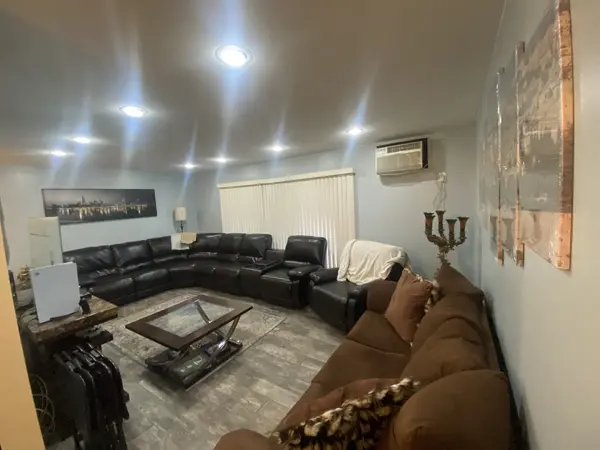 9540 Mayfield AVE #S101, Oak Lawn, IL 60453