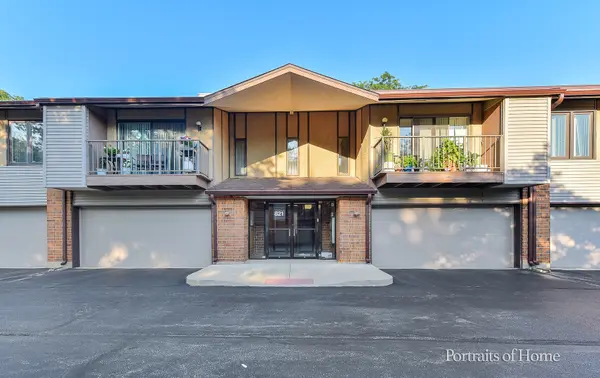 821 Oakton ST #202, Elk Grove Village, IL 60007