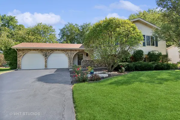 303 Warwick DR, Naperville, IL 60565
