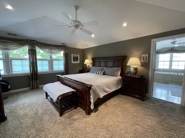 614 W Noyes ST, Arlington Heights, IL 60005