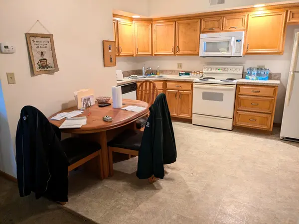 1510 Rock Run DR #1D, Crest Hill, IL 60403