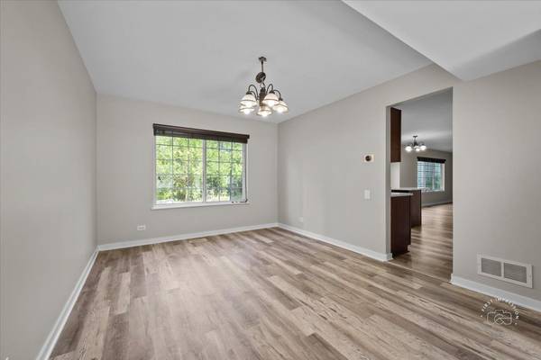 1431 TARA BELLE Pkwy, Naperville, IL 60564