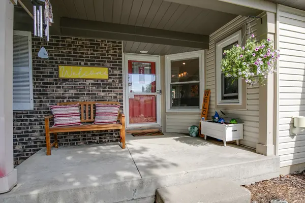 506 Indian Ridge TRL, Wauconda, IL 60084
