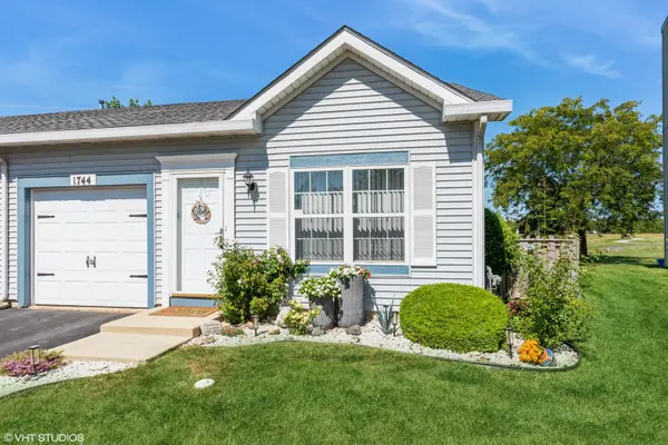 1744 Raleigh TRL, Romeoville, IL 60446