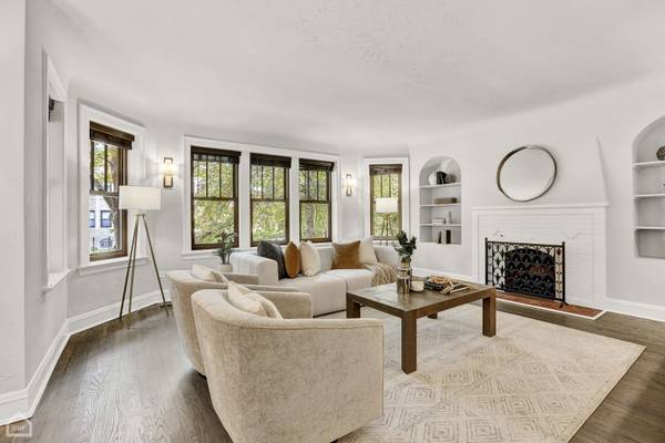 3656 N Mozart ST, Chicago, IL 60618