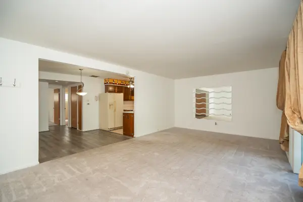 637 N Carroll Pkwy #103A, Glenwood, IL 60425