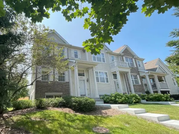 877 Emerald DR, Pingree Grove, IL 60140