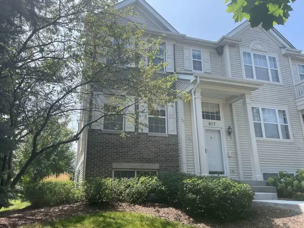 877 Emerald DR, Pingree Grove, IL 60140
