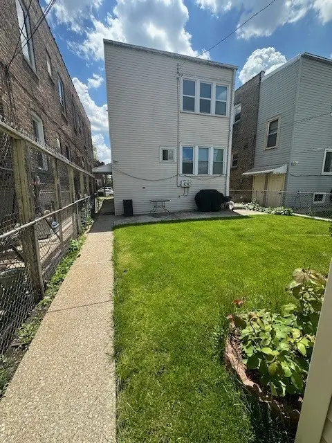 5010 W Montana ST, Chicago, IL 60639