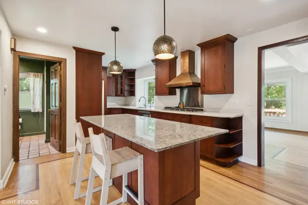 11 N Schoenbeck RD, Prospect Heights, IL 60070