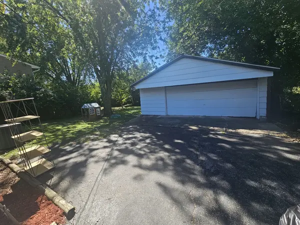 3538 Susan LN, Steger, IL 60475