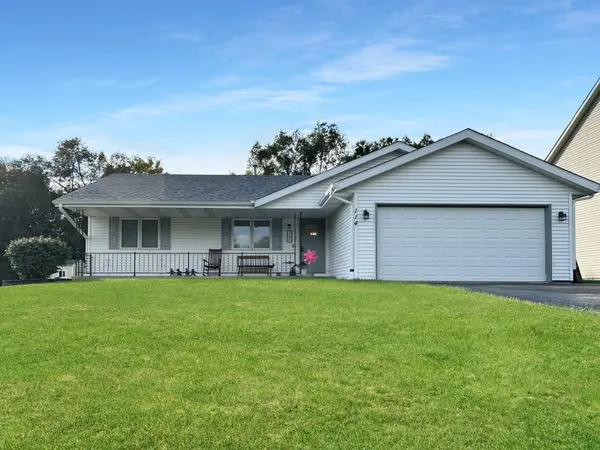 114 Staffordshire DR, Poplar Grove, IL 61065
