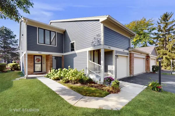 723 Ascot CT, Libertyville, IL 60048