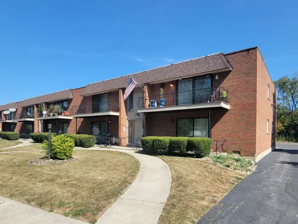 623 N Carroll Pkwy #202, Glenwood, IL 60425
