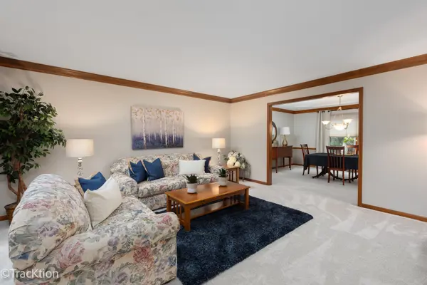 1740 Mundelein RD, Naperville, IL 60540
