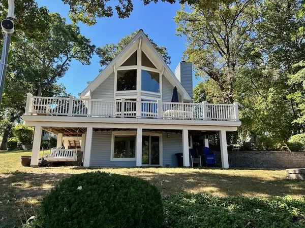 311 Holiday DR, Lake Holiday, IL 60552