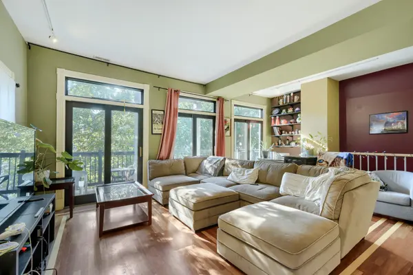 3405 N Seminary AVE, Chicago, IL 60657