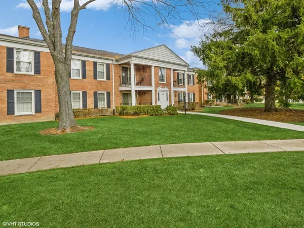 550 Shorely DR #104, Barrington, IL 60010