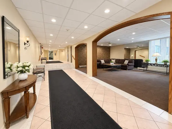 1331 S Finley RD #213, Lombard, IL 60148