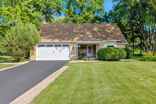 41W210 Mare LN, Elburn, IL 60119