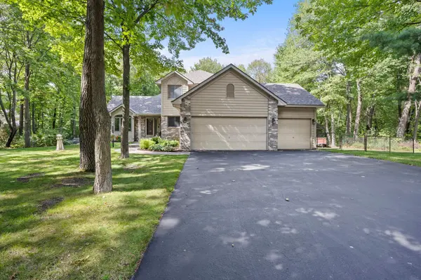 2733 158th AVE NE, Ham Lake, MN 55304