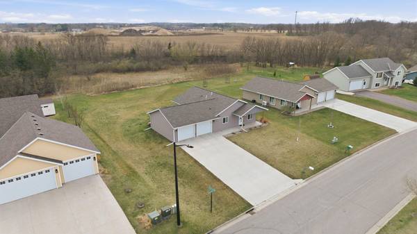 1504 Jasmine DR, Alexandria, MN 56308