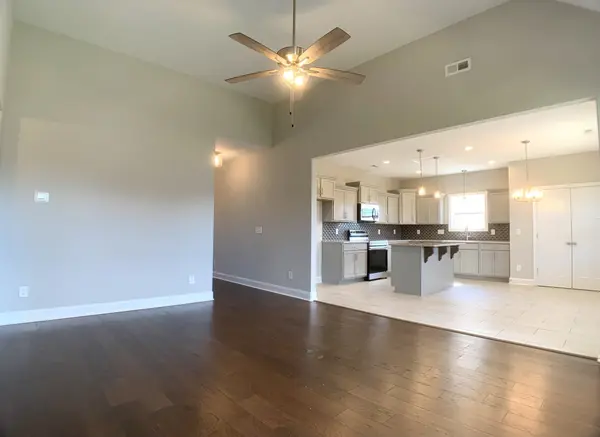 1308 Apple Blossom Rd, Clarksville, TN 37042
