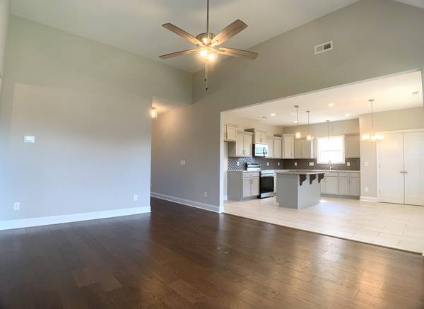 1308 Apple Blossom Rd, Clarksville, TN 37042