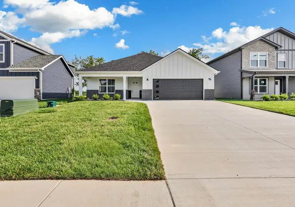 2677 Brewster Dr, Clarksville, TN 37042