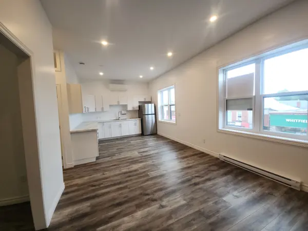 9 Queen ST W #202, Springwater, ON L0L 1P0