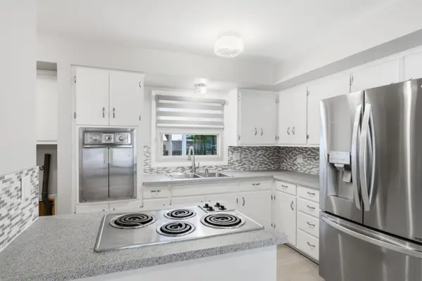 960 N Chipper Ln, Wichita, KS 67212