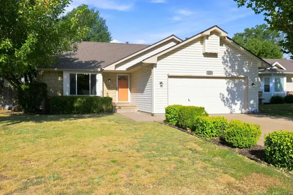 1241 S Fox Run, Wichita, KS 67207