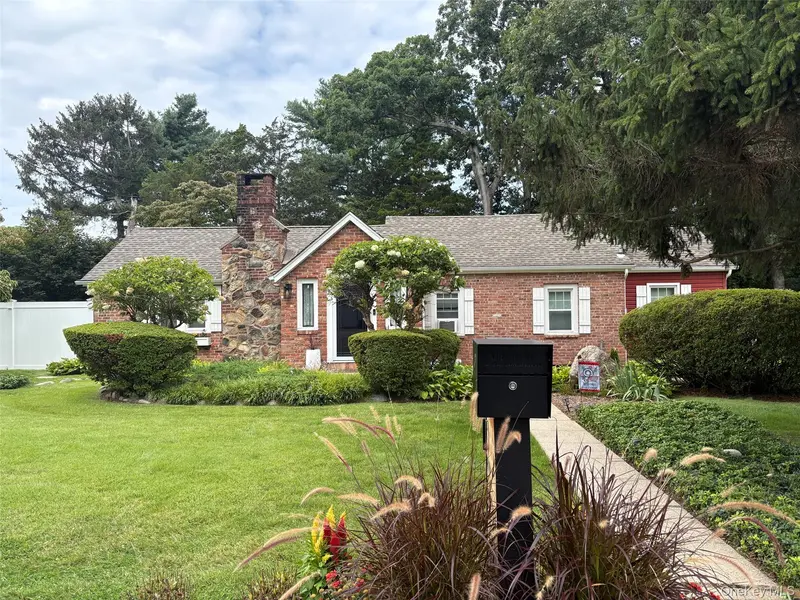 11 Keeler ST, Huntington, NY 11743